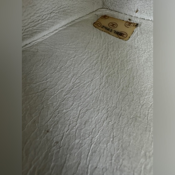 LOT 1290 24K gold plated CHANEL vintage mademoiselle mini square - Picture 9 of 16